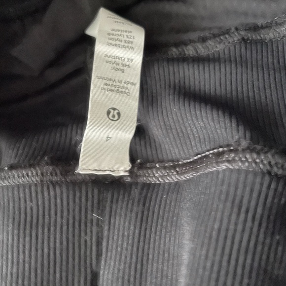 Lululemon pant - Picture 3 of 3